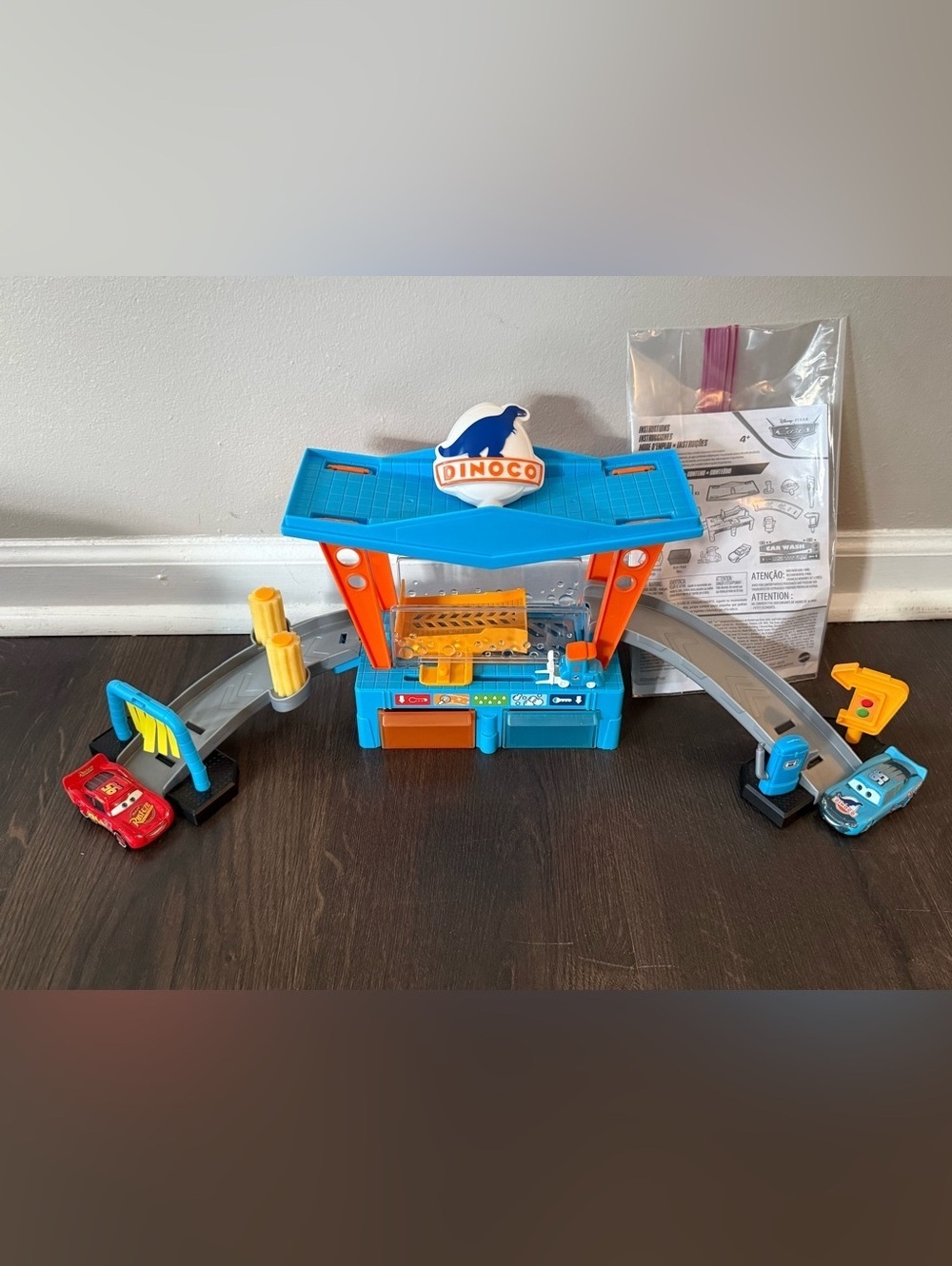 💦🚗 Disney Pixar Cars Dinoco Car Wash Playset